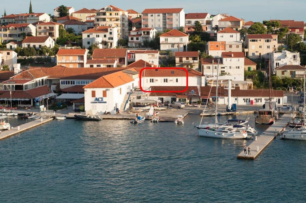 Hostel Marina Trogir Exteriör bild