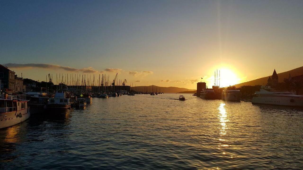 Hostel Marina Trogir Exteriör bild