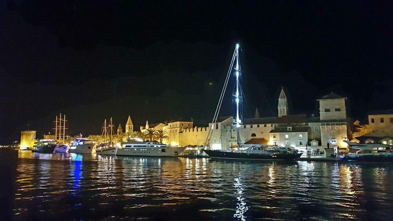 Hostel Marina Trogir Exteriör bild