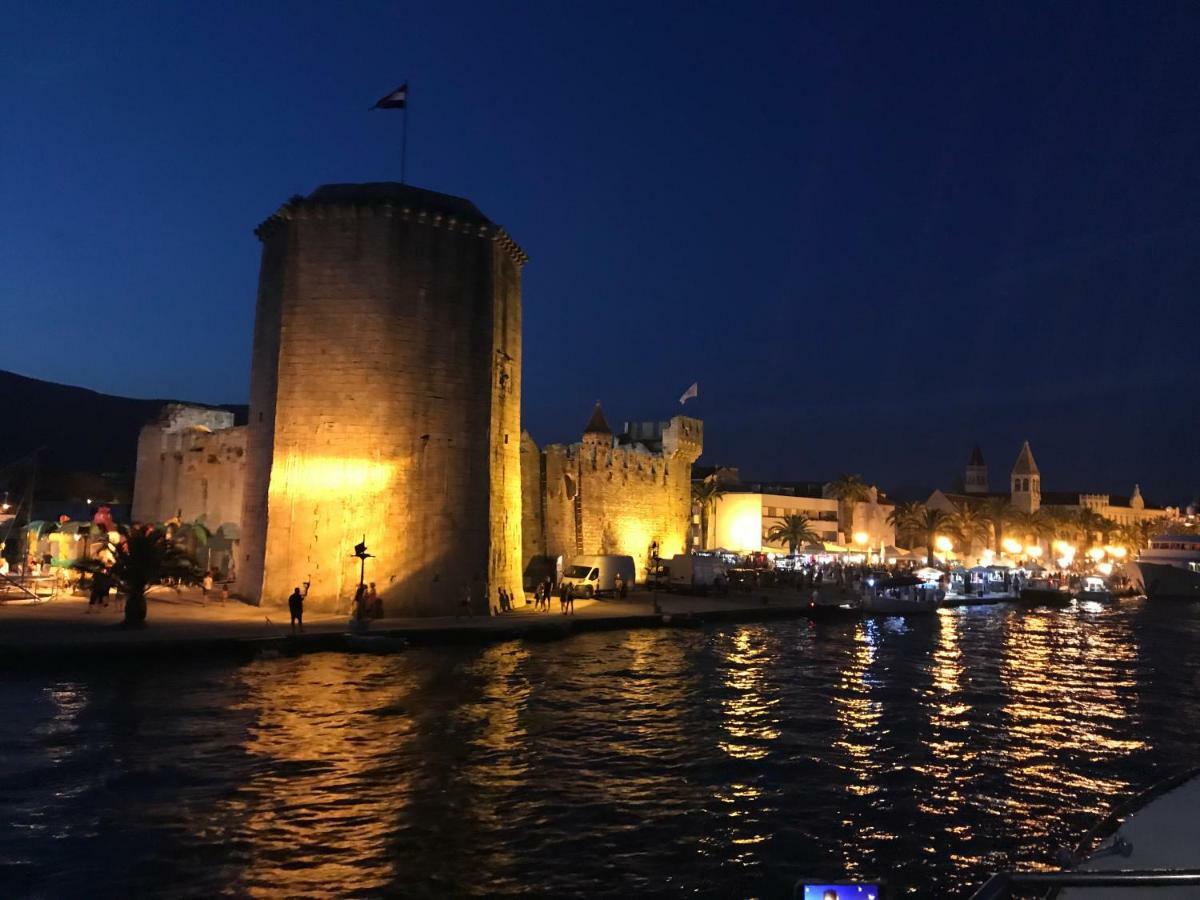 Hostel Marina Trogir Exteriör bild